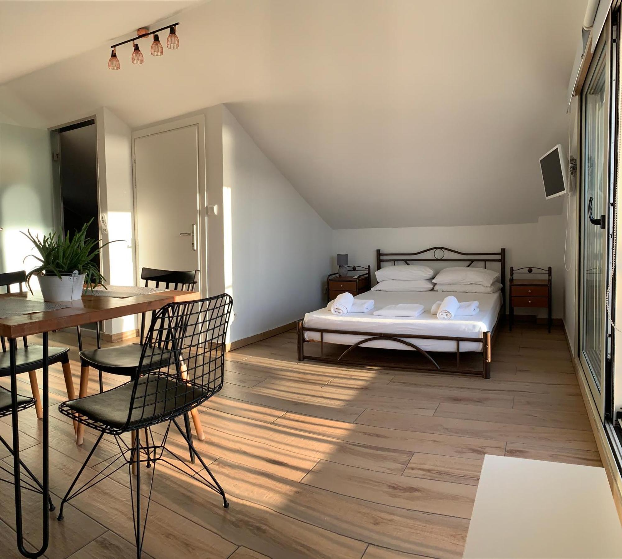 Studio Palerostravel ภายนอก รูปภาพ